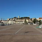 Zone piétonne, logement 4 personnes climatisé avec terrasse (VAR1)